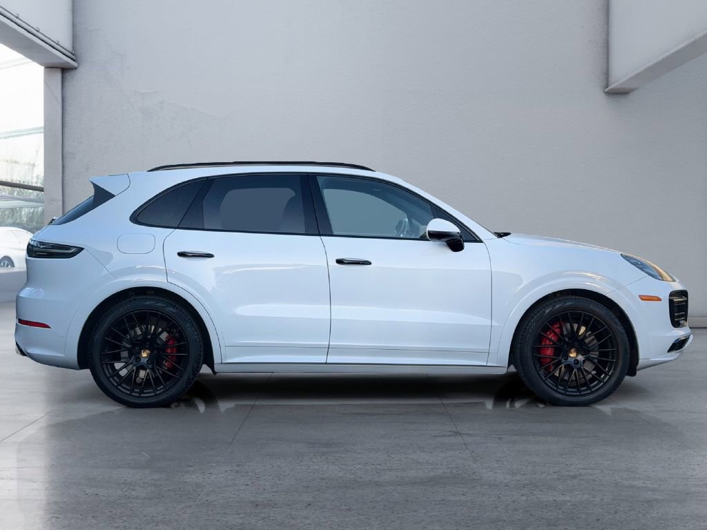 Used 2021 Porsche Cayenne GTS image 3