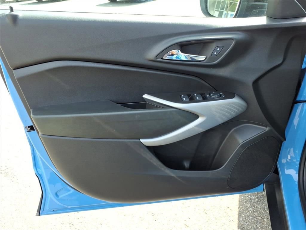Certified 2024 Chevrolet Trax RS w/ Sunroof Package image 22