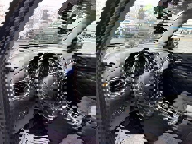 Certified 2020 Chevrolet Equinox LT w/ Driver Convenience Package image 10