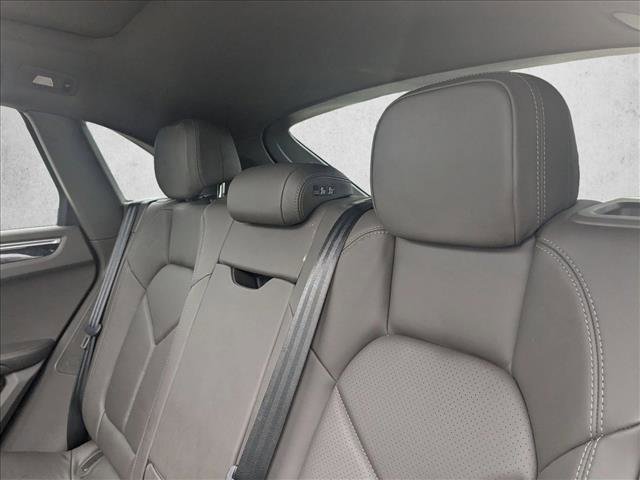 Used 2018 Porsche Macan AWD/4WD image 16
