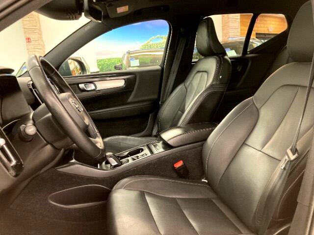 Used 2019 Volvo XC40 T5 Momentum image 9