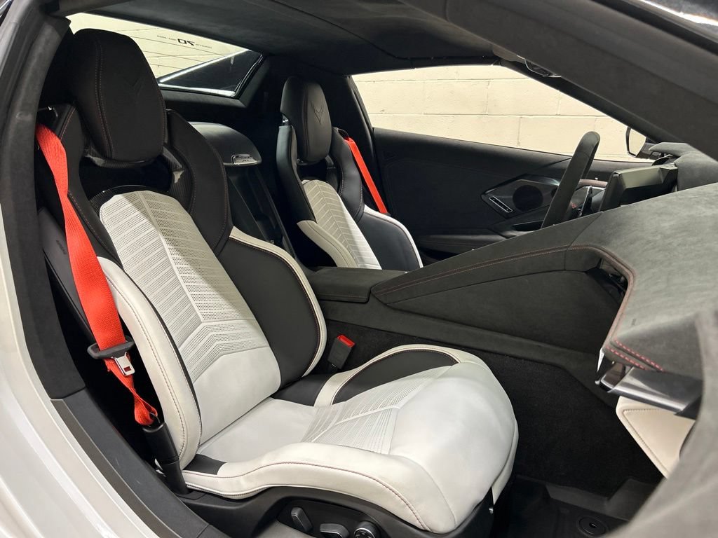 Used 2023 Chevrolet Corvette Stingray Premium Conv w/ Z51 Performance Package RWD image 8