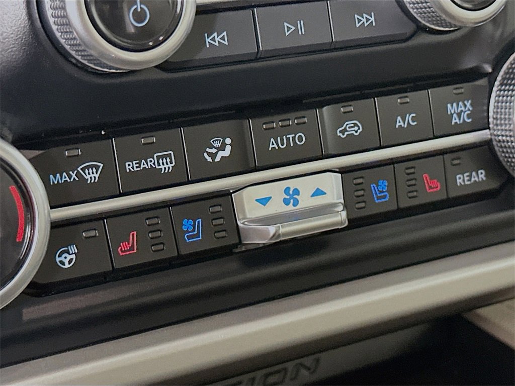 Used 2024 Ford Expedition Limited image 23
