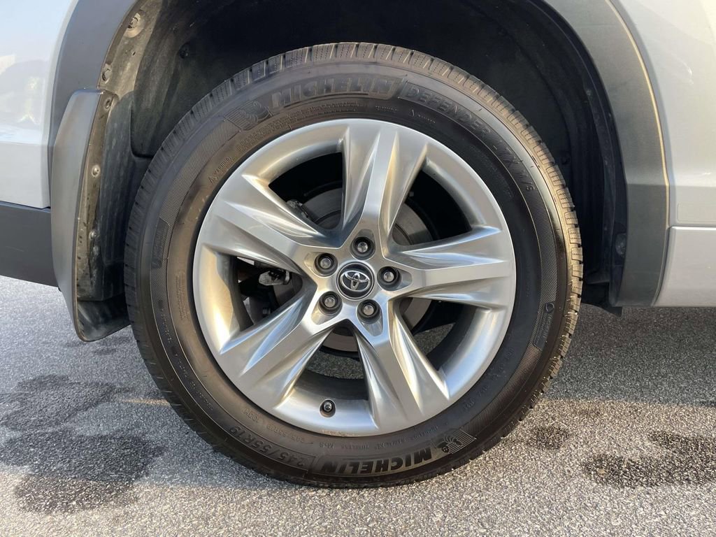 Used 2017 Toyota Highlander Limited image 35