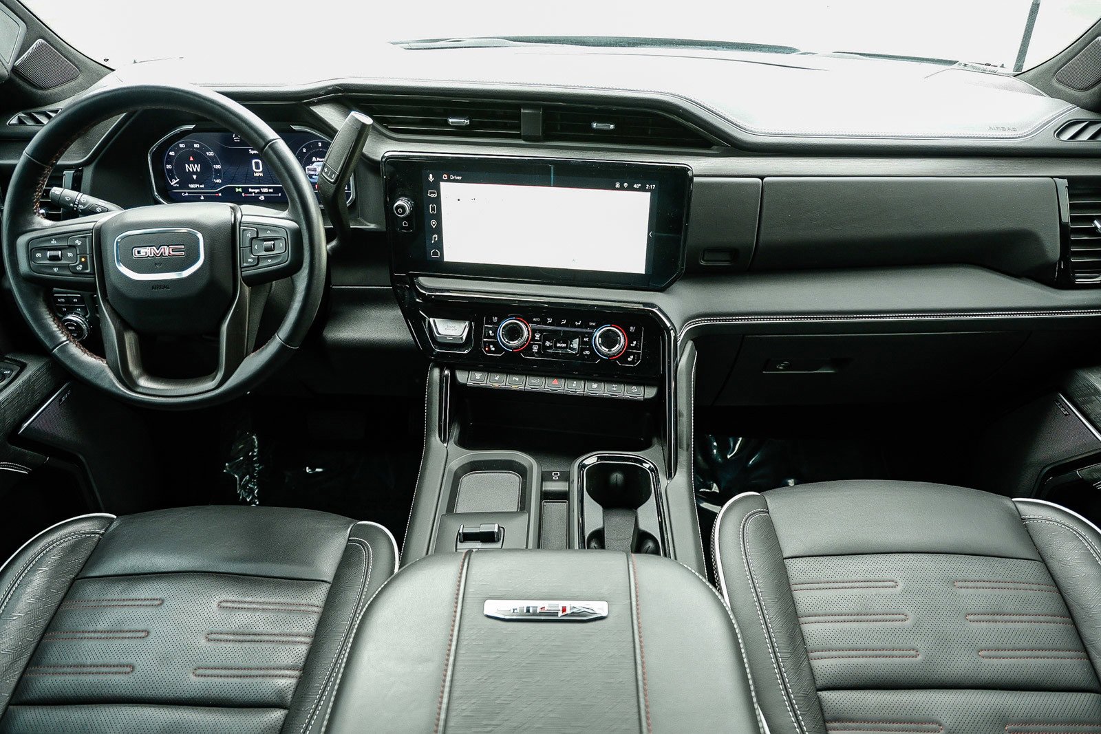 Used 2025 GMC Sierra 2500 AT4X image 10