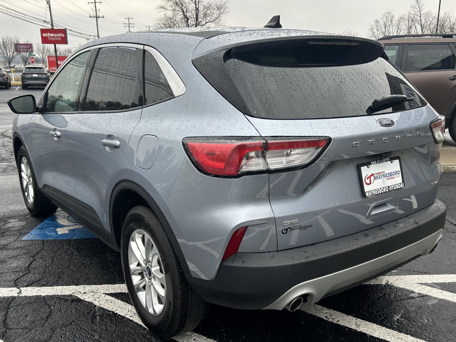 Used 2022 Ford Escape SE w/ Convenience Package image 3