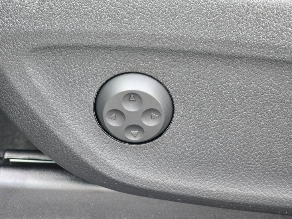 New 2026 Mercedes-Benz GLE 53 AMG 4MATIC Coupe image 35