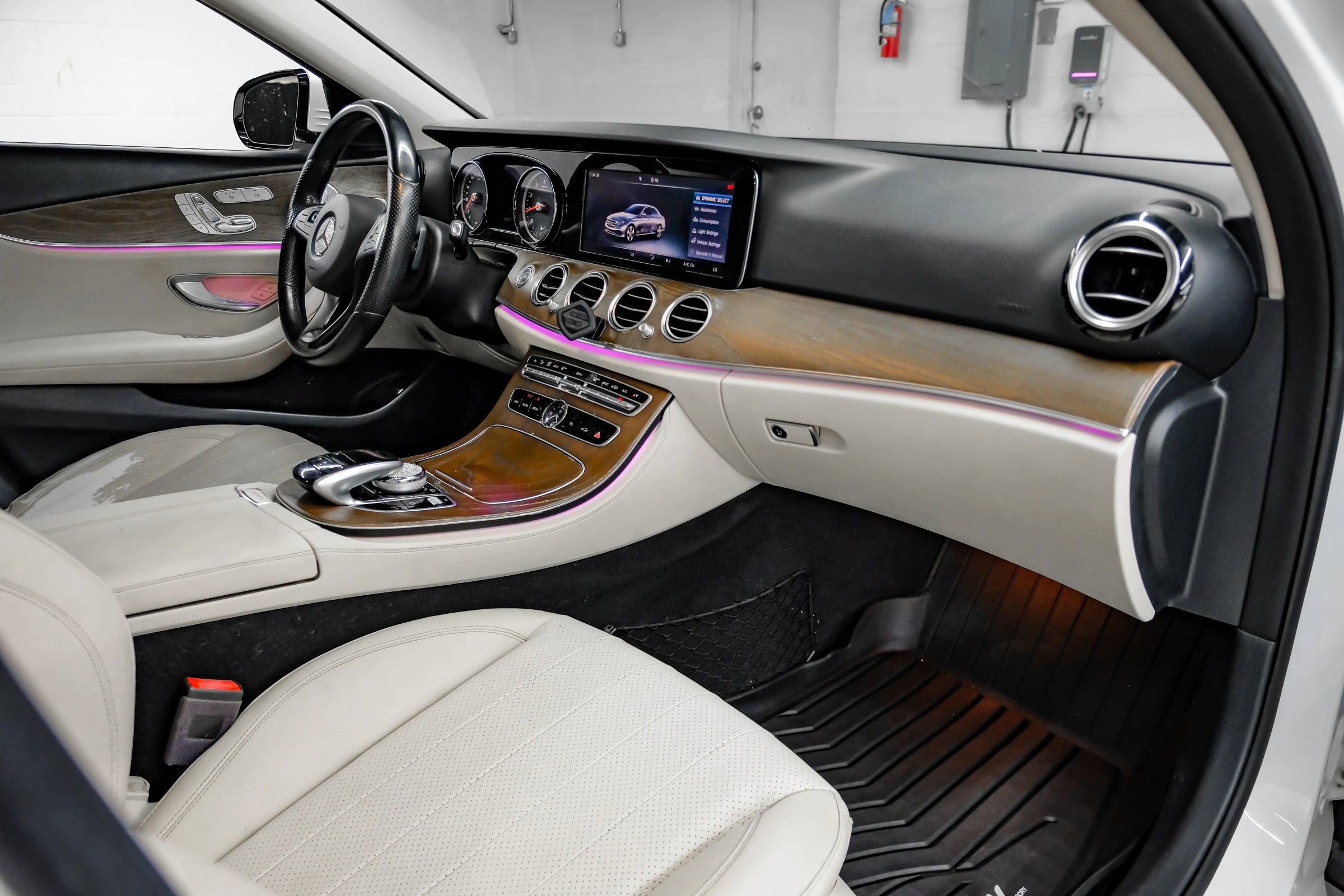Used 2018 Mercedes-Benz E 300 w/ Premium 1 Package image 19