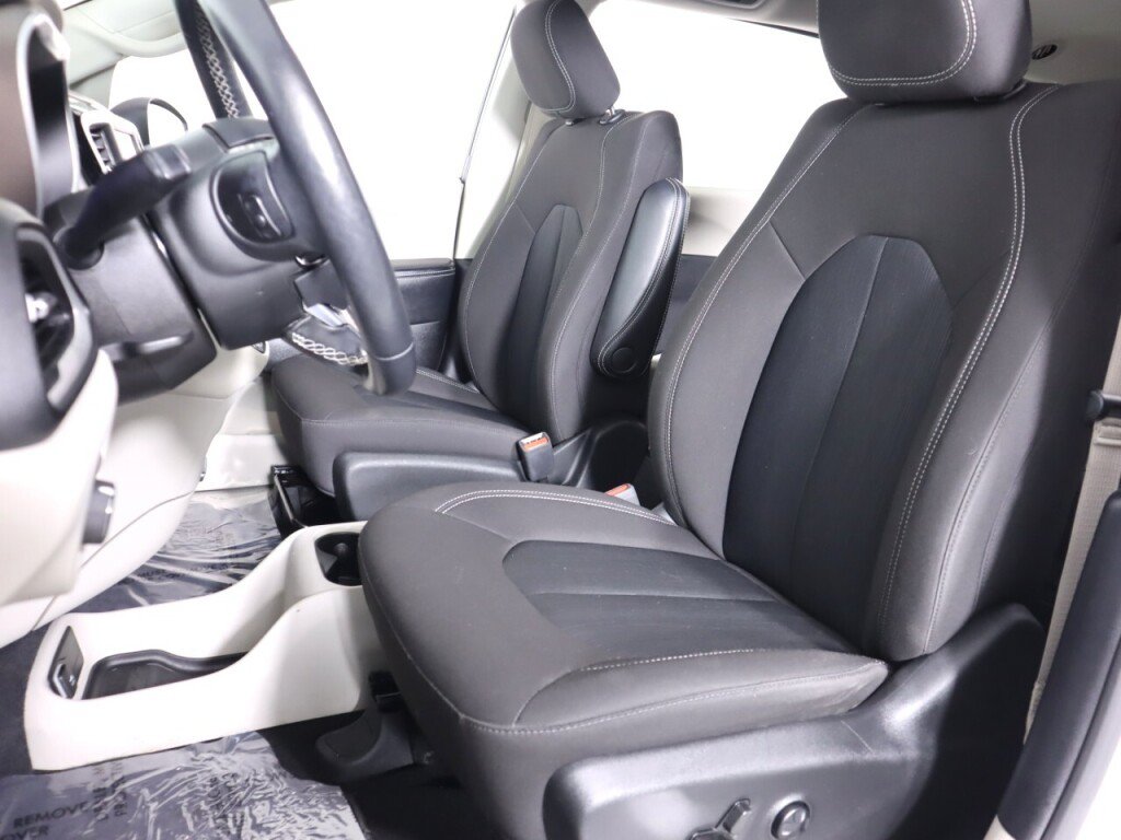 Used 2021 Chrysler Voyager LX w/ Cold Weather Group FWD image 28