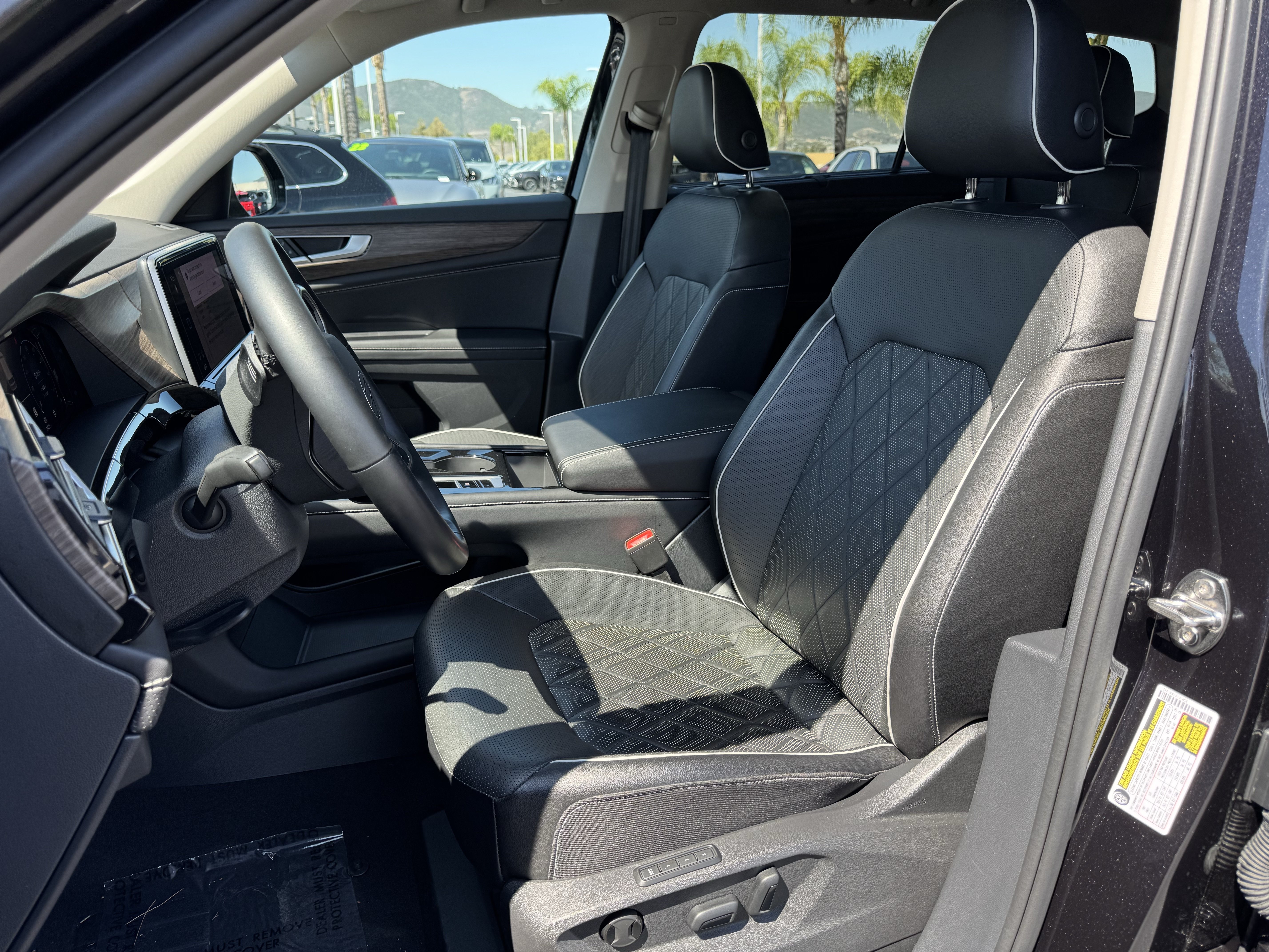 Certified 2024 Volkswagen Atlas SEL Premium R-Line AWD/4WD image 15