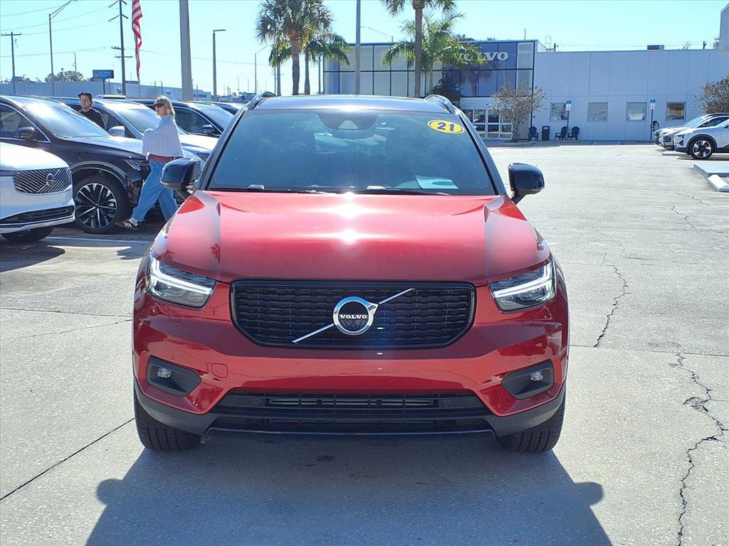 Used 2021 Volvo XC40 T5 R-Design w/ Advanced Package image 2