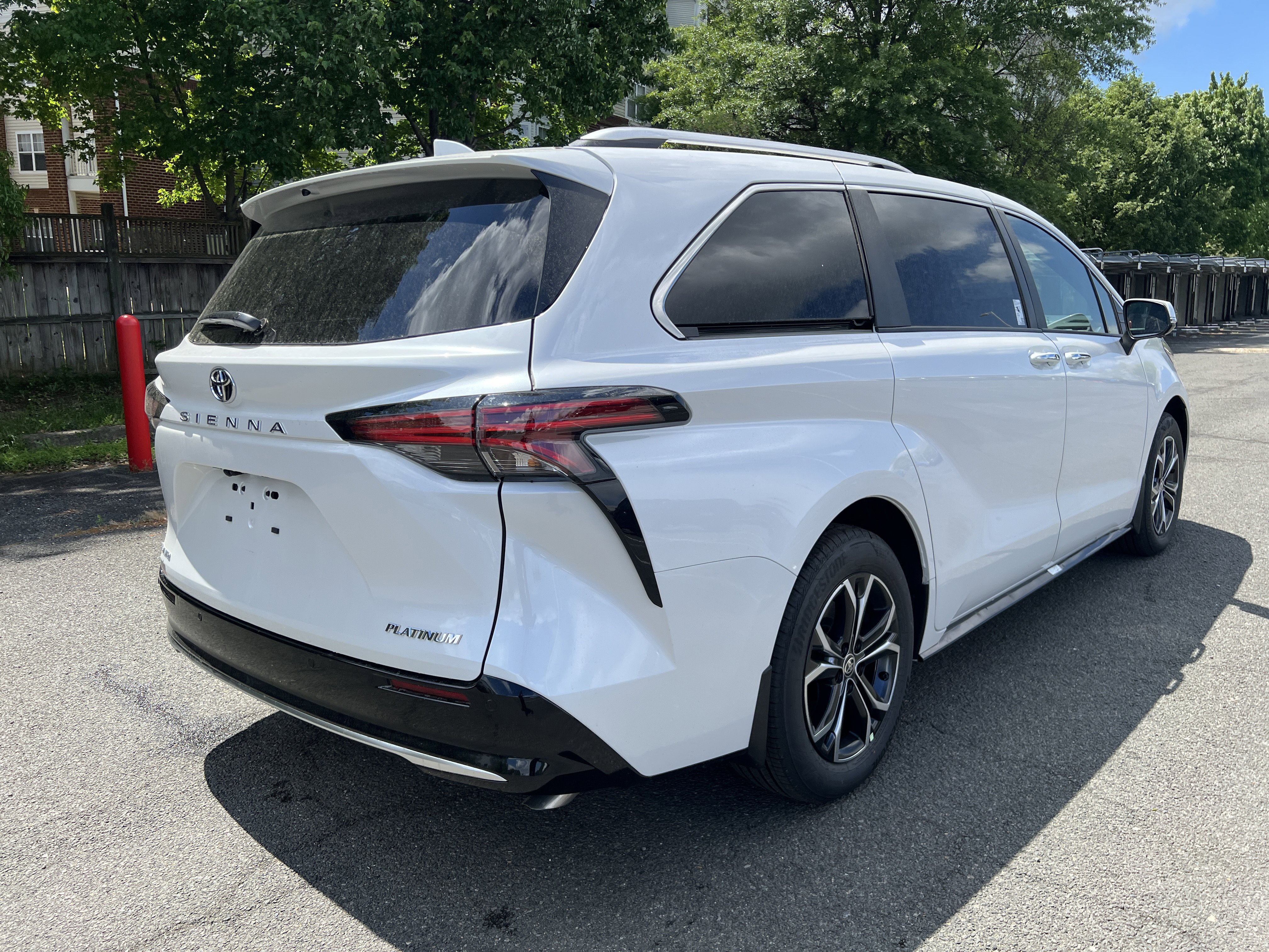 New 2026 Toyota Sienna Platinum image 4