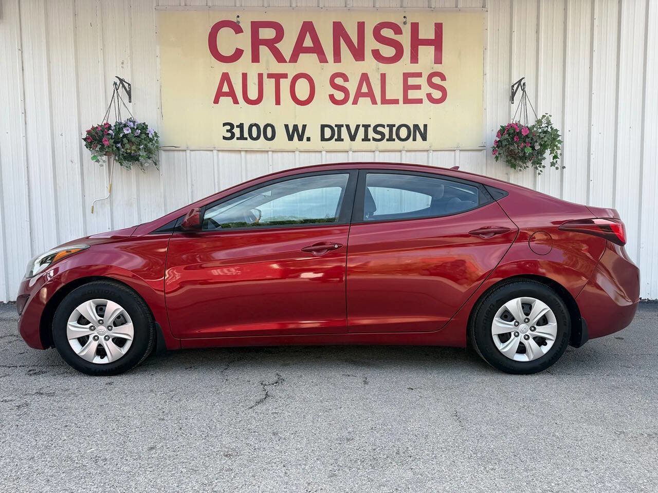 Used 2016 Hyundai Elantra SE image 2