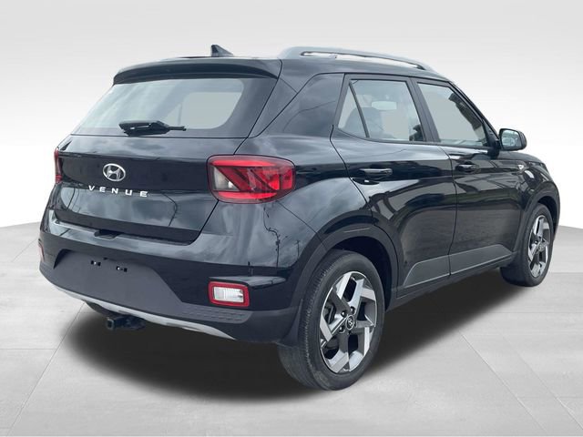 Used 2022 Hyundai Venue SEL FWD image 4