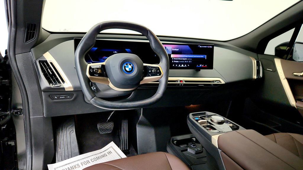 Used 2024 BMW iX xDrive50 w/ Premium Package image 12