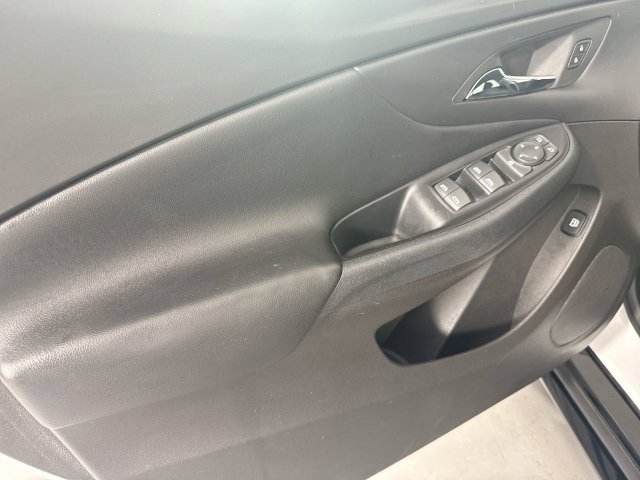 Used 2017 Chevrolet Volt LT FWD image 19