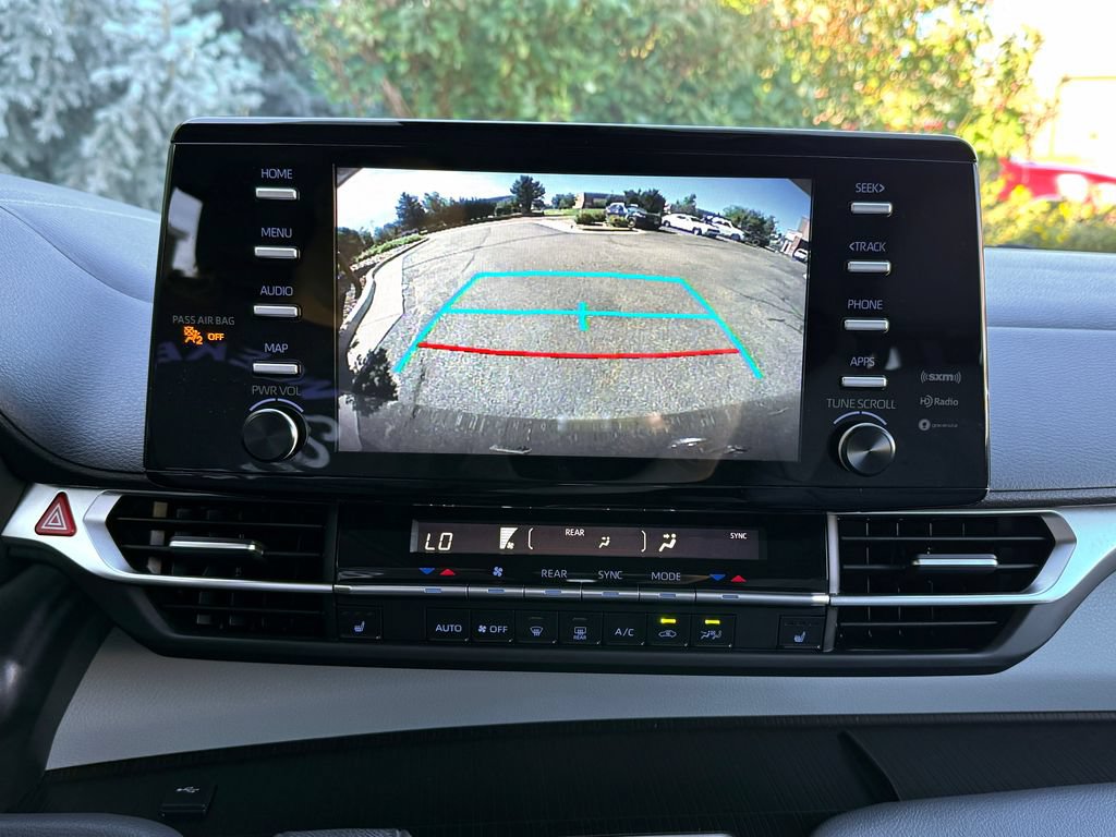 Used 2021 Toyota Sienna XLE AWD/4WD image 30