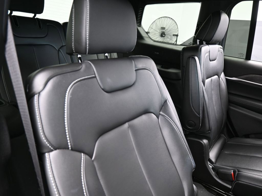 Used 2025 Jeep Grand Cherokee L Limited image 39