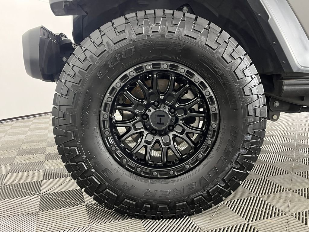 Used 2023 Jeep Wrangler Unlimited w/ Sun & Screen Package image 20