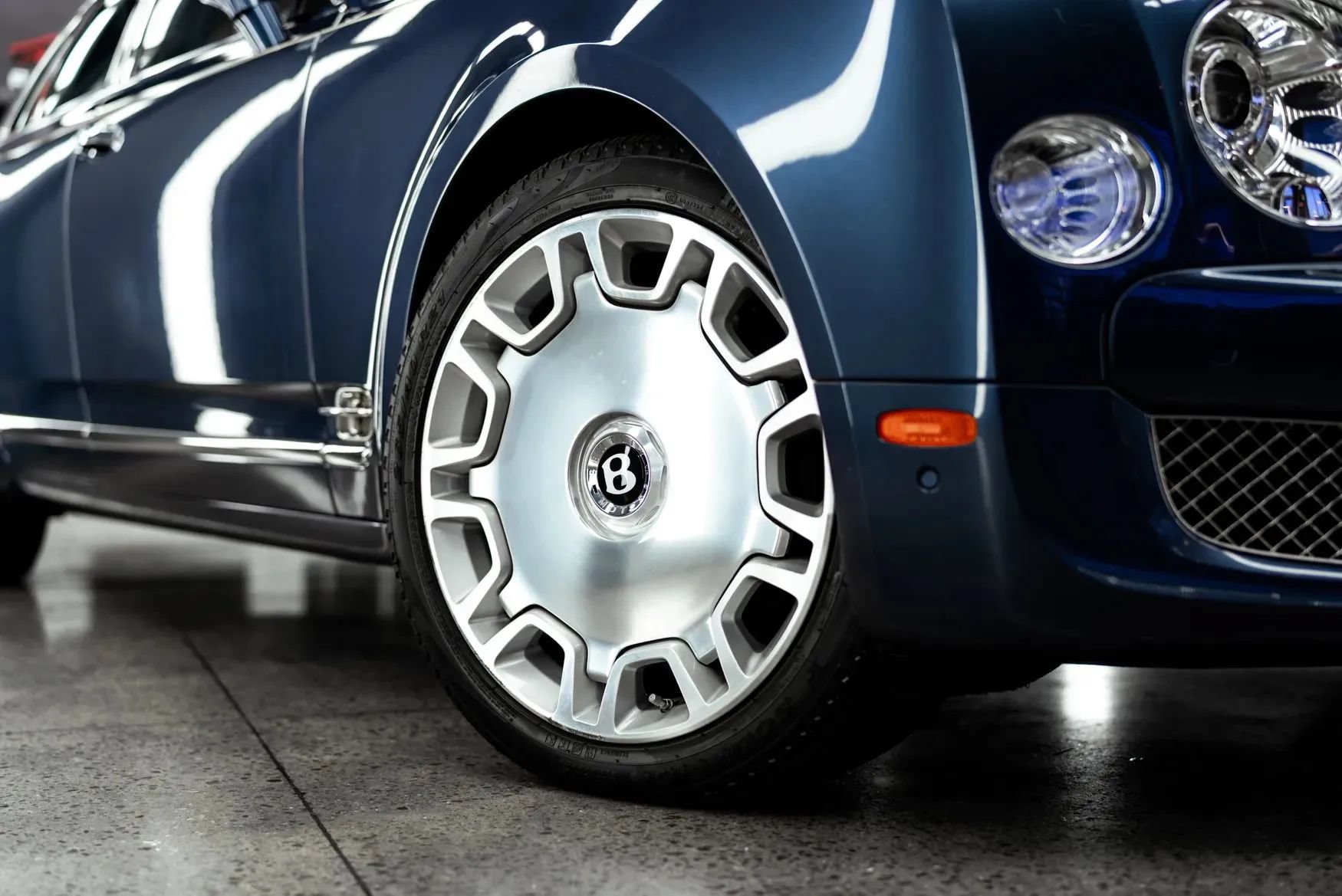 Used 2011 Bentley Mulsanne RWD image 34
