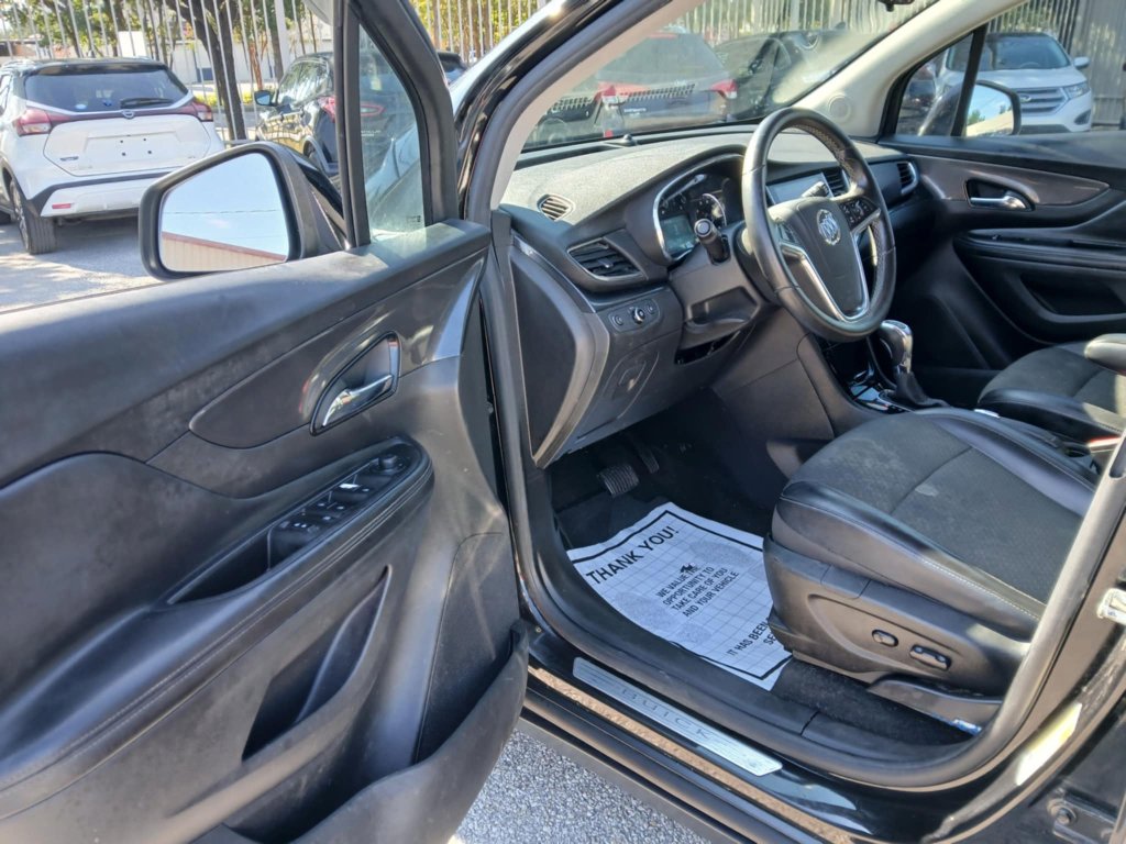 Used 2018 Buick Encore Sport Touring image 9