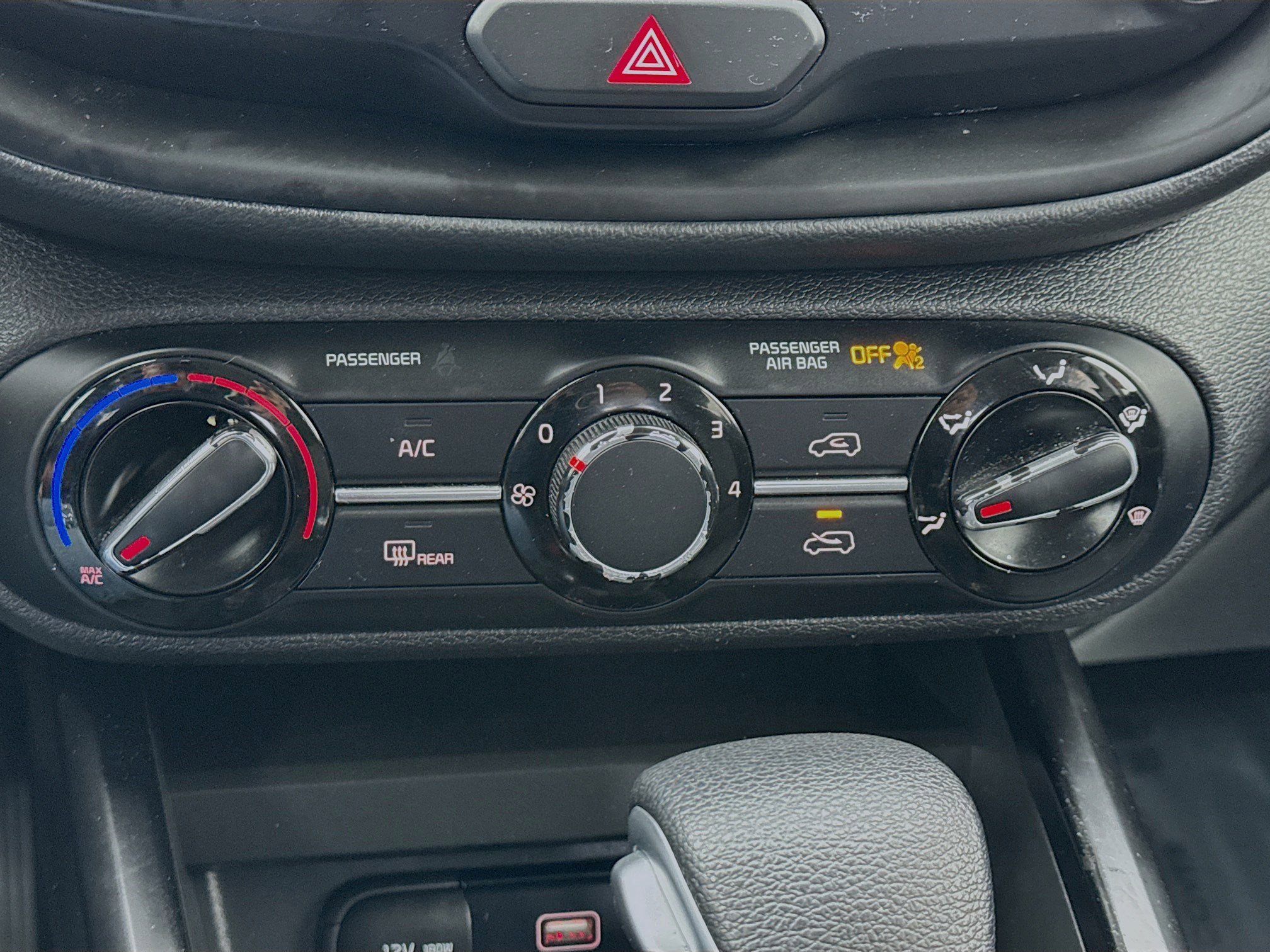 Used 2020 Kia Soul LX image 12