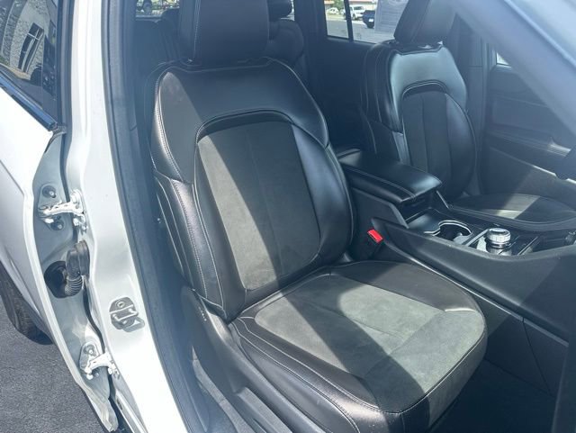 Used 2025 Jeep Grand Cherokee Altitude AWD/4WD image 21