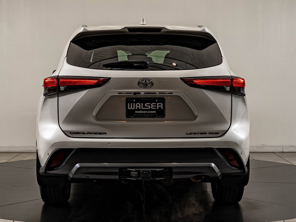 Used 2021 Toyota Highlander Limited image 7