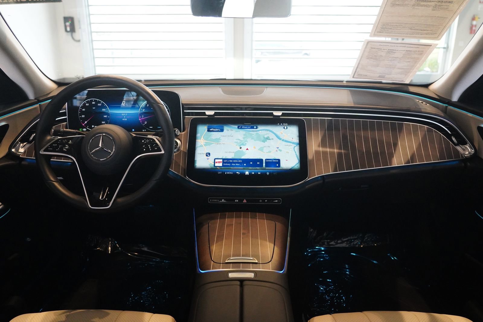 Used 2025 Mercedes-Benz E 350 4MATIC Sedan image 15