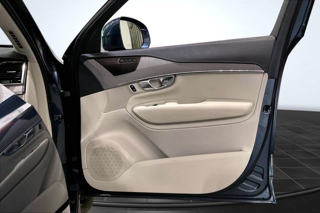 Certified 2024 Volvo XC90 T8 Ultimate w/ Protection Package Premier AWD/4WD image 27