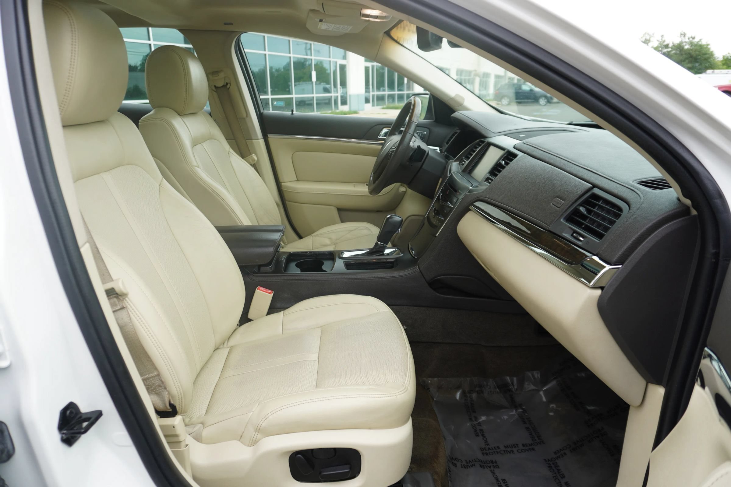 Used 2013 Lincoln MKS FWD image 12