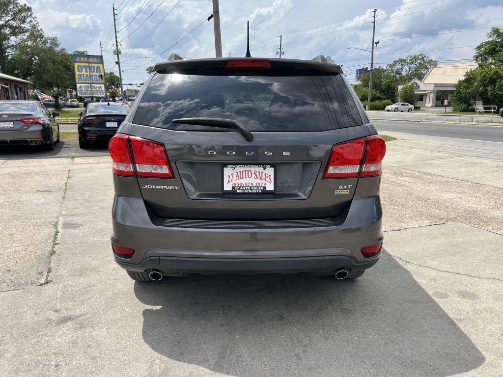 Used 2017 Dodge Journey SXT w/ Comfort/Convenience Group FWD image 6