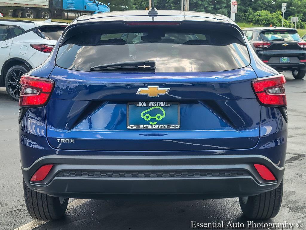 Certified 2024 Chevrolet Trax LS w/ LS Convenience Package FWD image 6