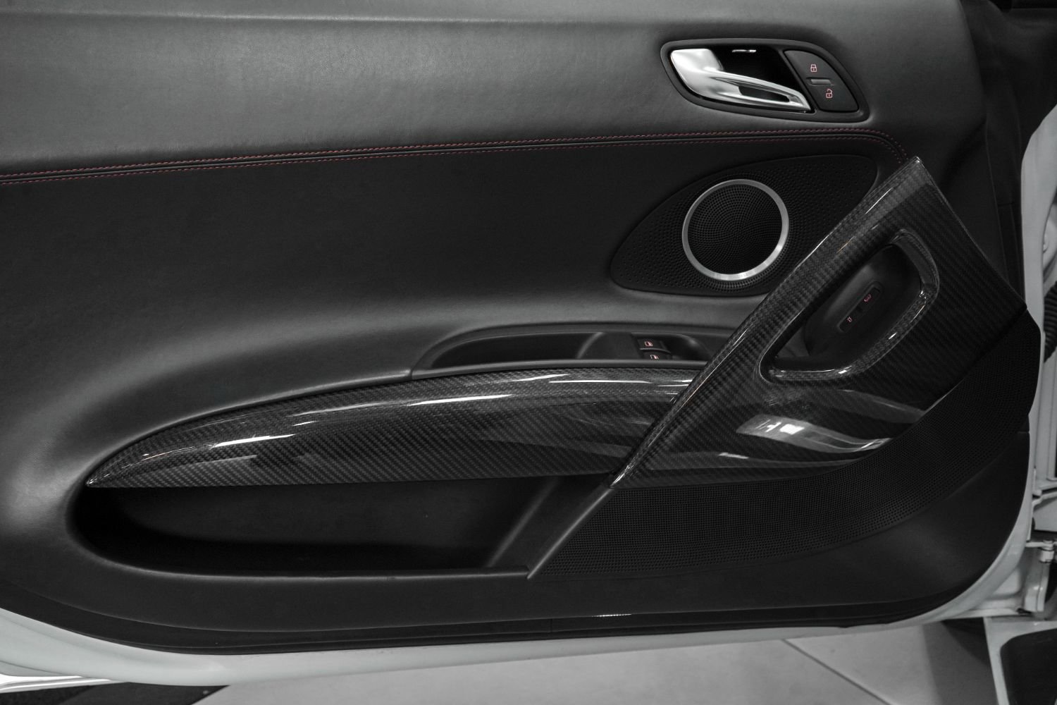 Used 2012 Audi R8 V10 image 44