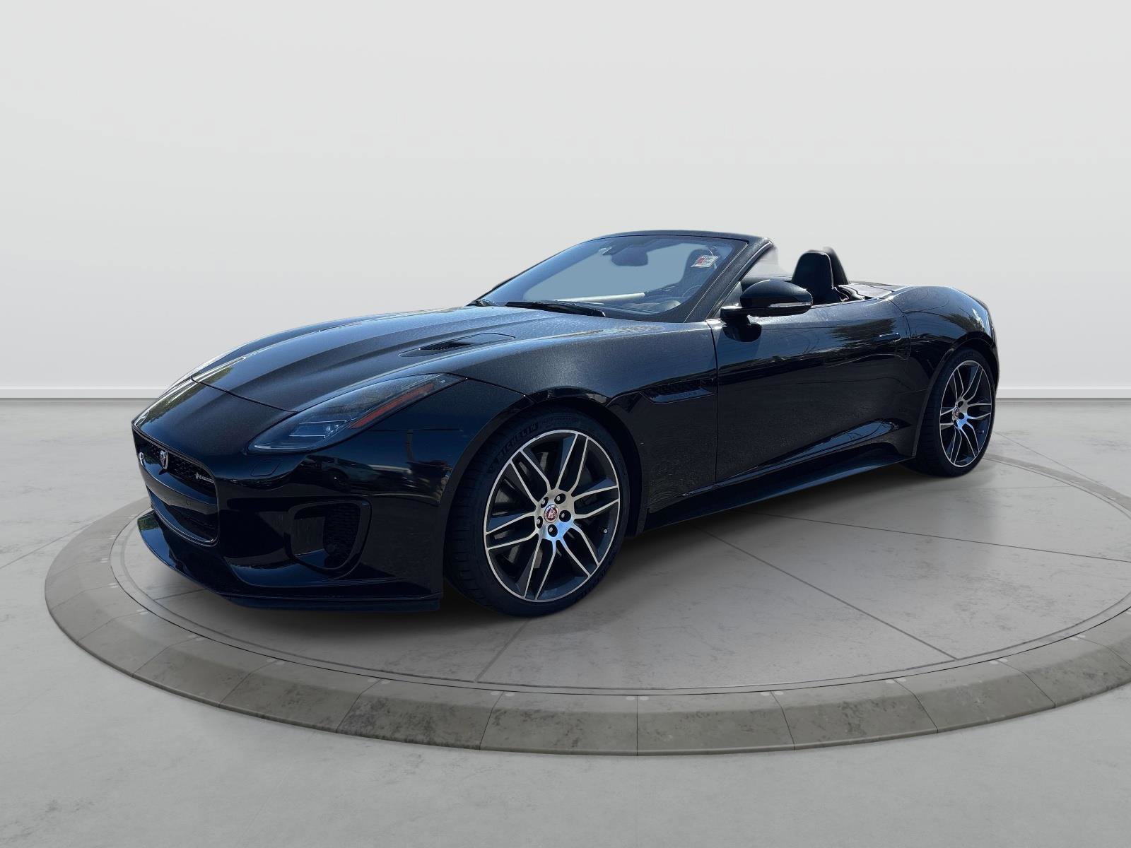 Used 2018 Jaguar F-TYPE R-Dynamic AWD/4WD image 1