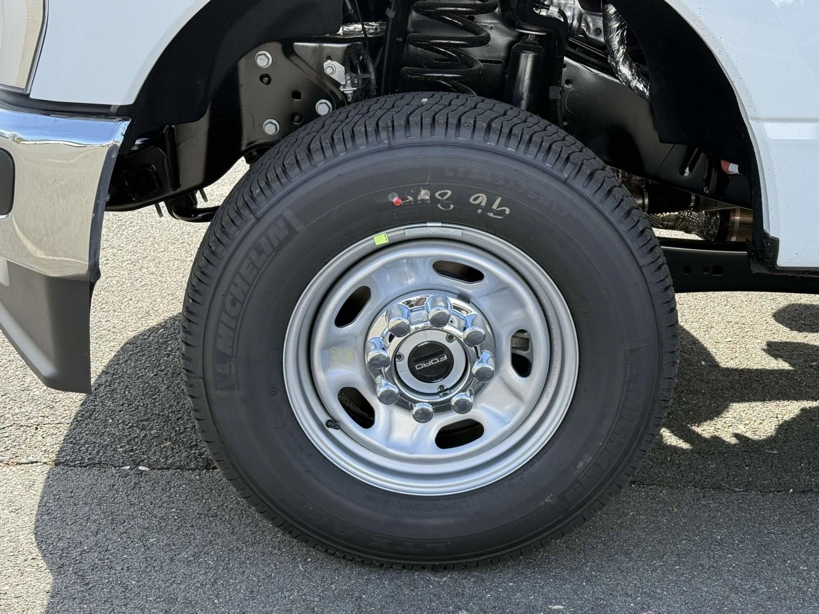 New 2025 Ford F250 XL w/ XL Chrome Package image 7