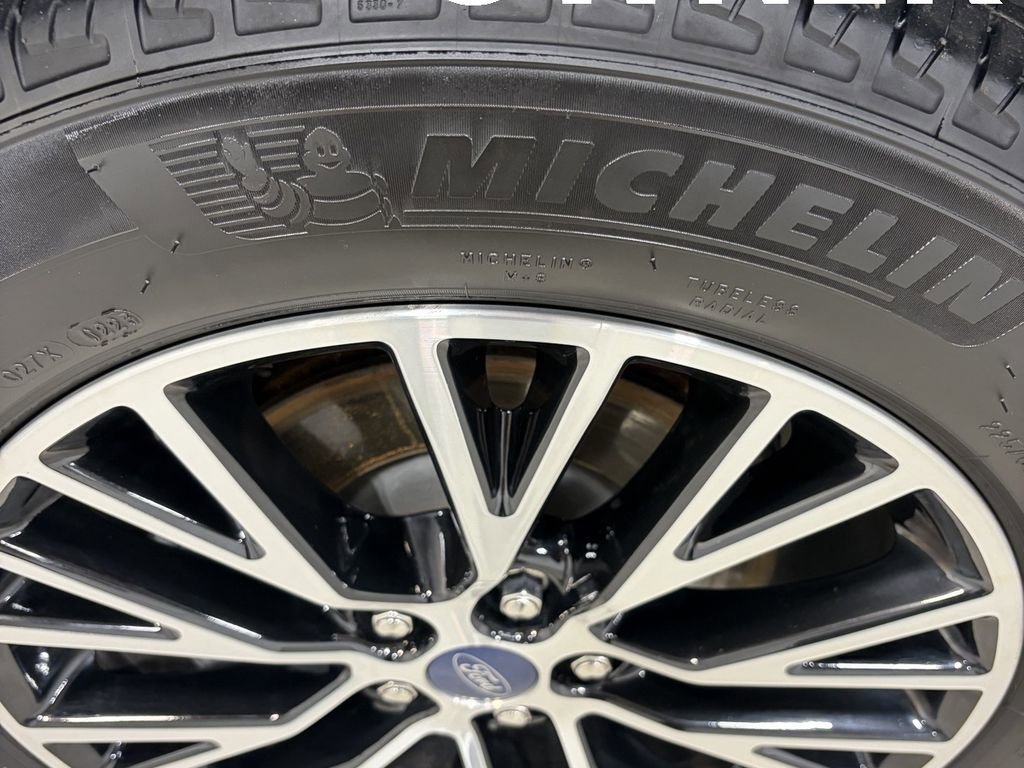 Certified 2022 Ford Escape Titanium w/ Class II Trailer Tow Package image 10