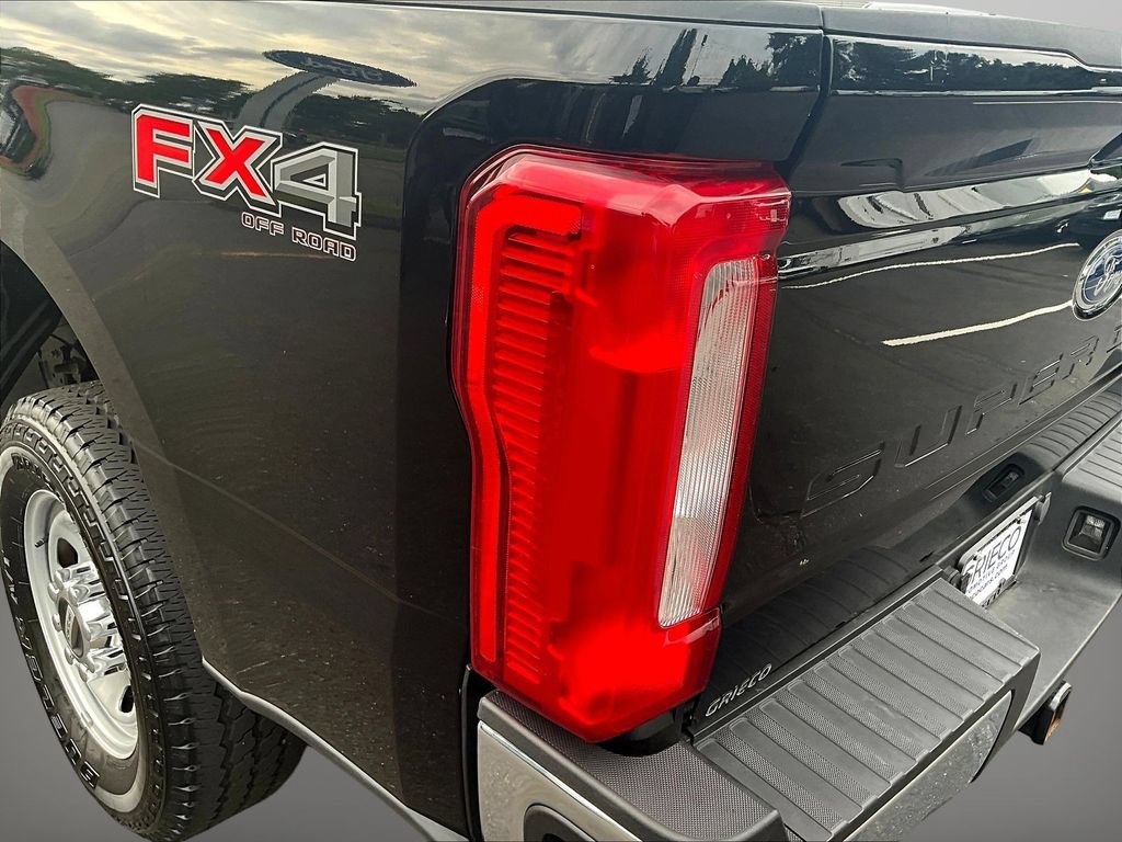Used 2025 Ford F350 XL w/ FX4 Off-Road Package AWD/4WD image 20