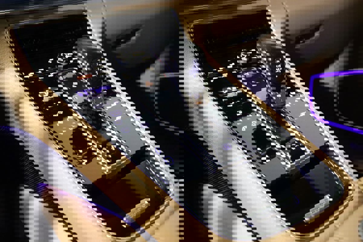 Used 2018 Porsche Panamera 4 image 55