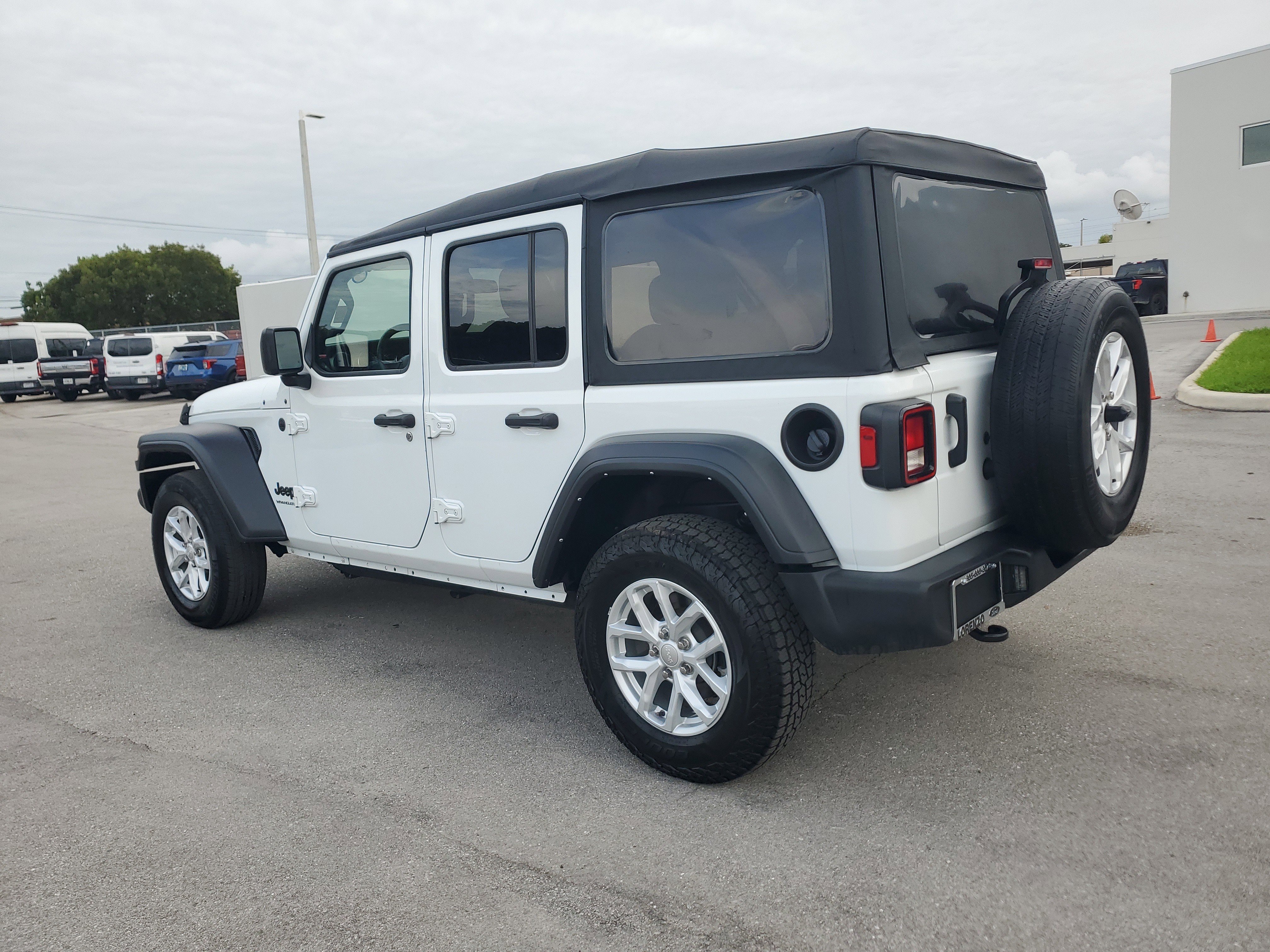 Used 2023 Jeep Wrangler Sport image 7