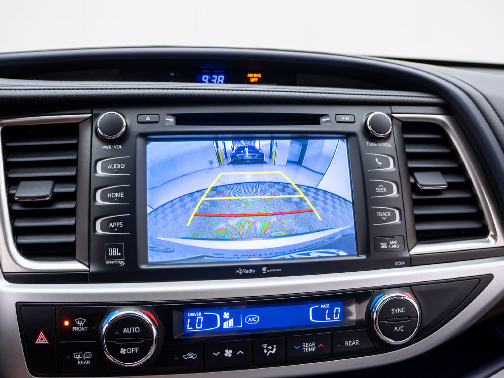 Used 2014 Toyota Highlander Limited AWD/4WD image 26