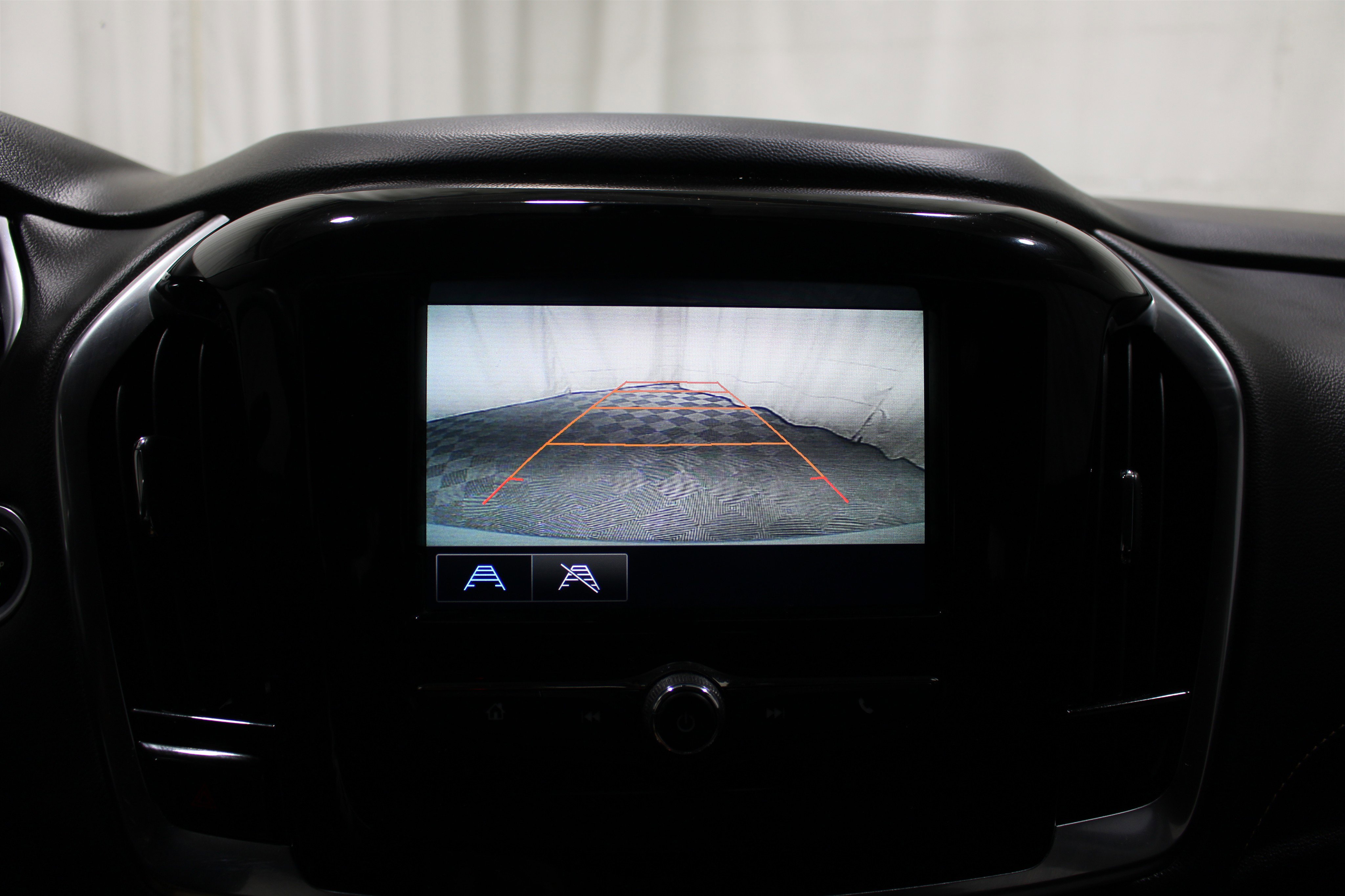 Used 2018 Chevrolet Traverse LS FWD image 15