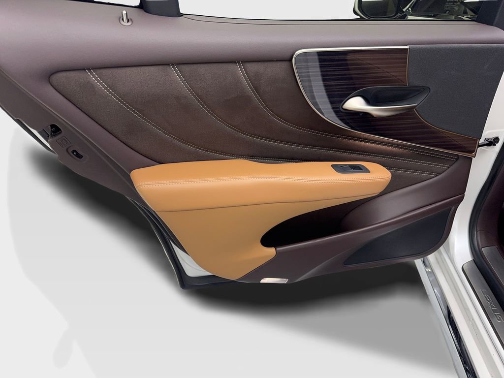 Used 2020 Lexus LS 500 w/ Accessory Package (Z2) image 37