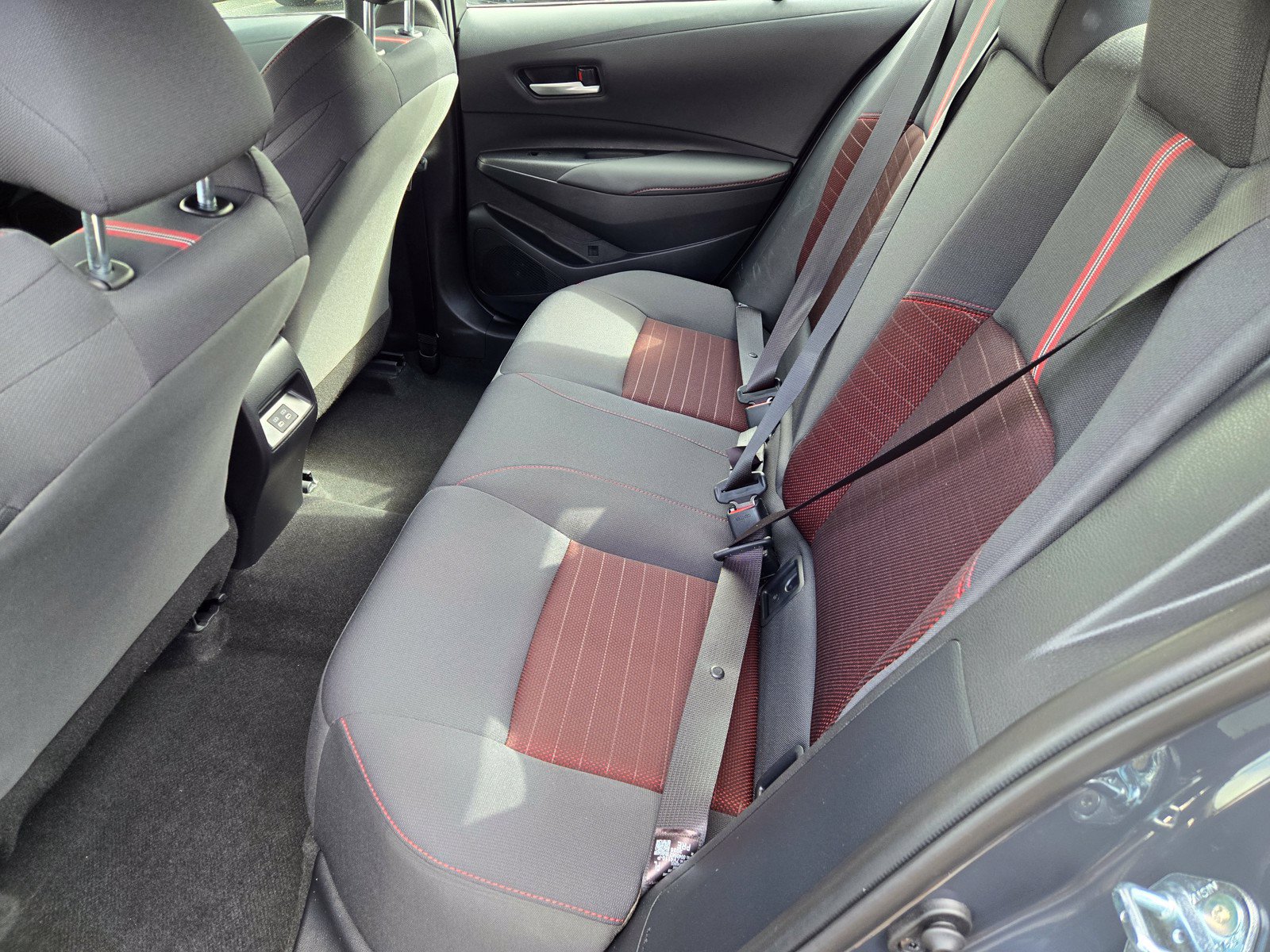 Used 2025 Toyota Corolla SE FWD image 11