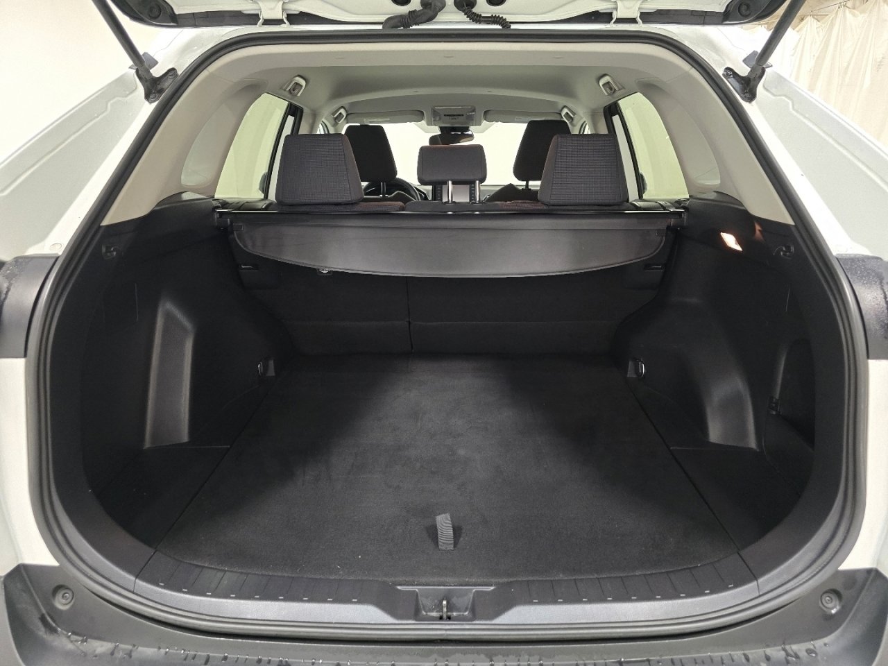 Certified 2021 Toyota RAV4 LE image 15