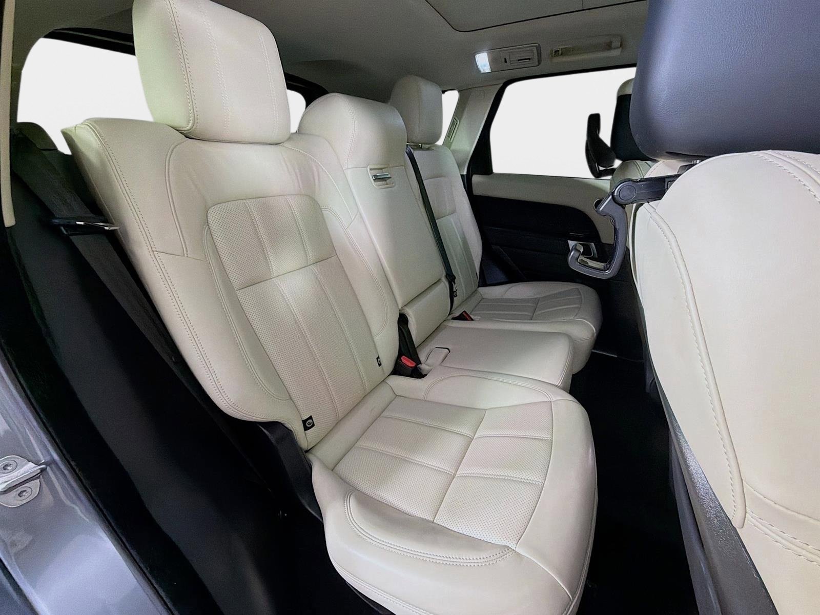 Used 2022 Land Rover Range Rover Sport HSE Silver Edition image 28