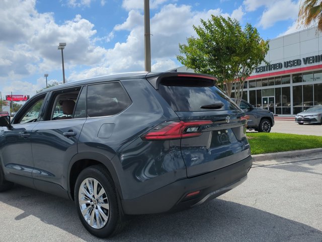 Used 2025 Toyota Grand Highlander AWD image 8