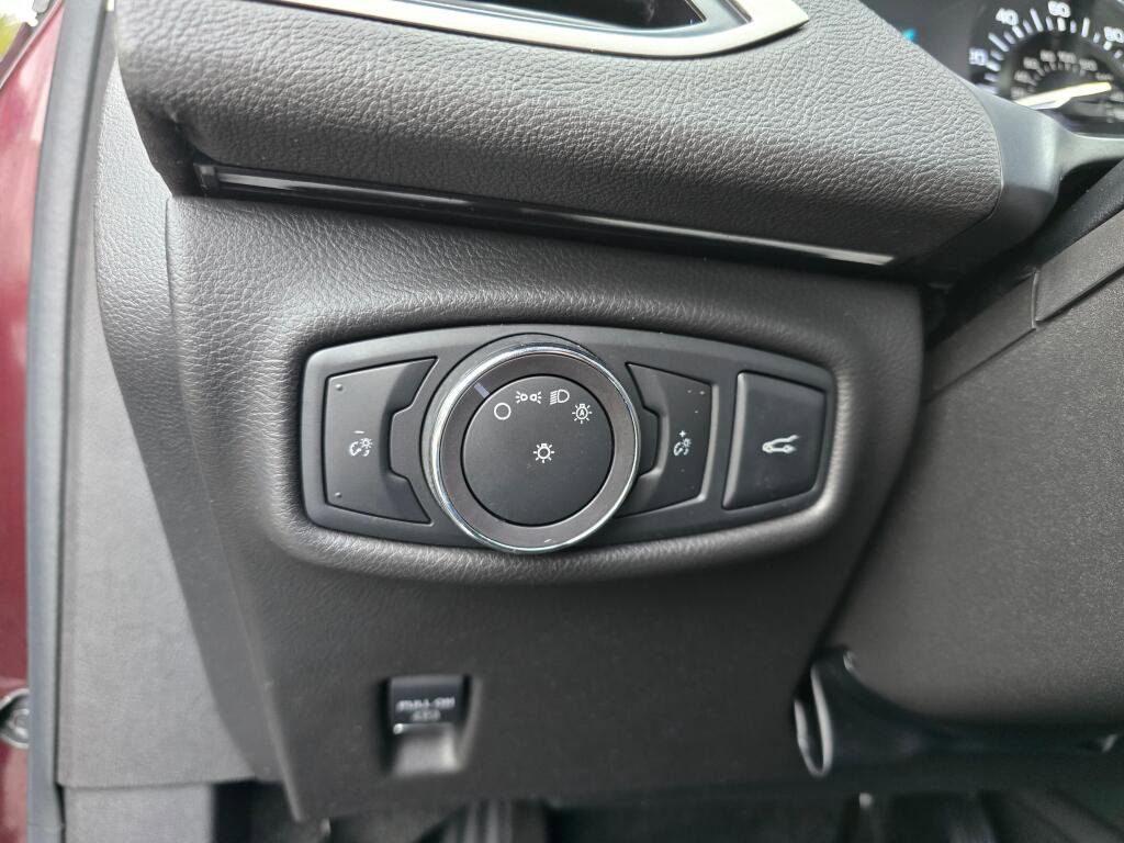 Used 2013 Lincoln MKZ Hybrid image 32