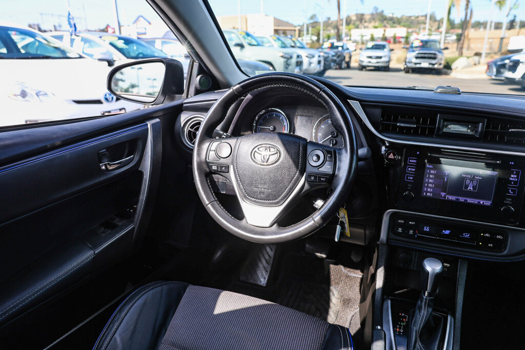 Used 2017 Toyota Corolla SE w/ Protection Package FWD image 4