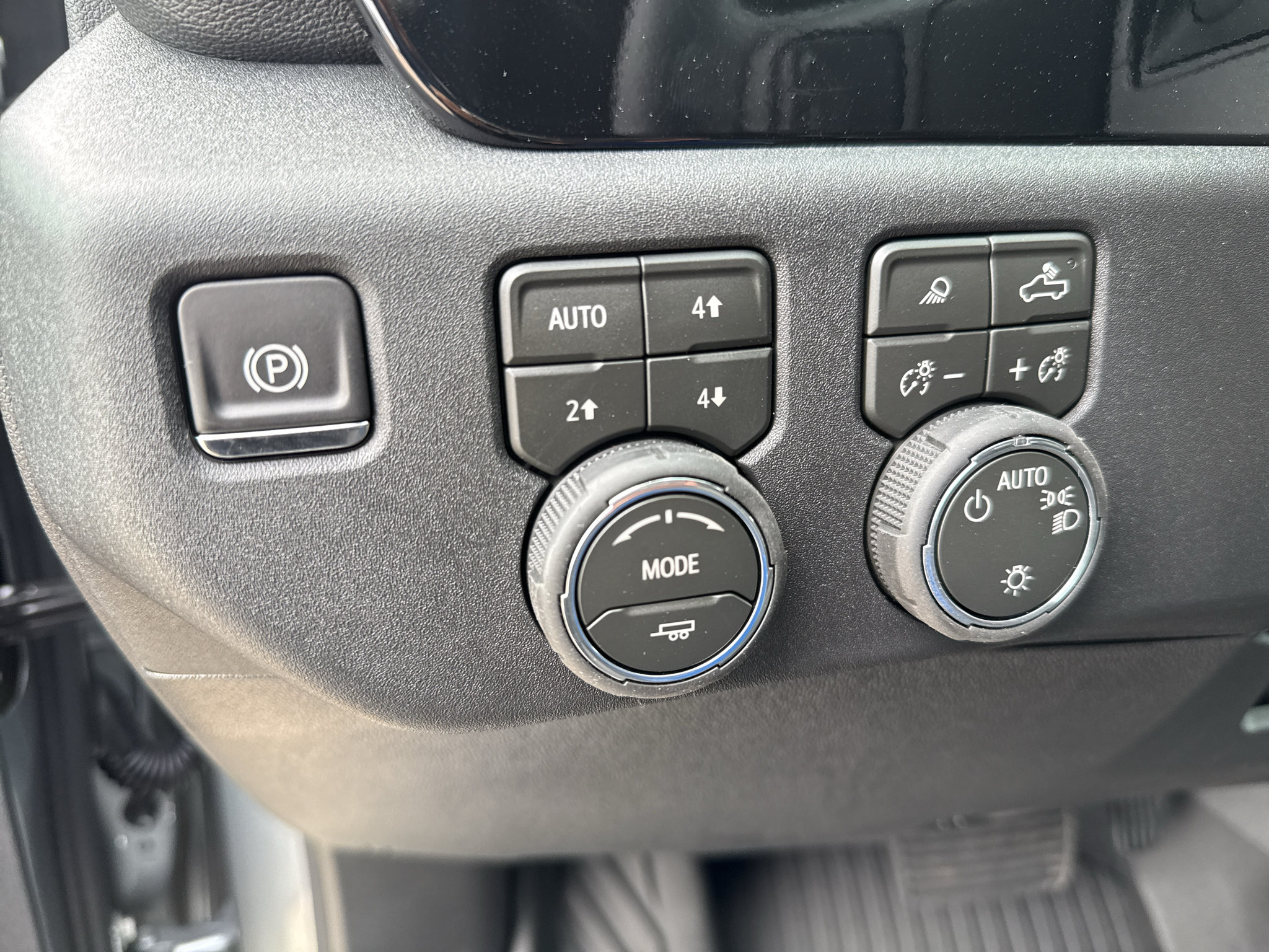 New 2026 Chevrolet Silverado 1500 LT w/ Z71 Off-Road Package AWD/4WD image 16